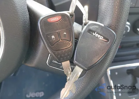 2016 Jeep Compass Sport z USA, uszkodzony, nr VIN 1C4NJDBB4GD506331